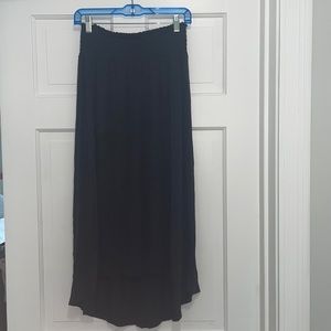 Black high low skirt